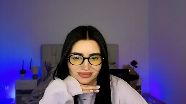 Онлайн чат XXX Little_miaa_