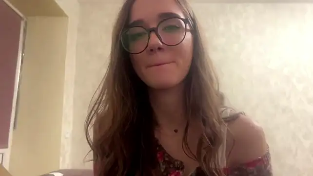 Show modela RenaAsperheim na web-kameri