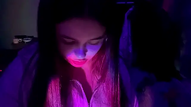 MadalineLarko's Live XXX Chat