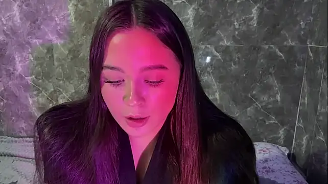 MadalineLarko's Webcam Show