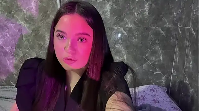 MadalineLarko's Webcam Show