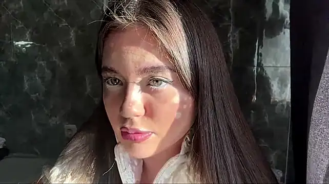 MadalineLarko Webcam-Show