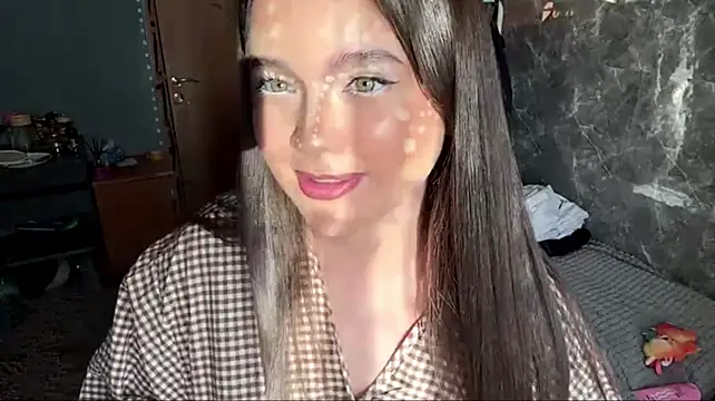 MadalineLarko's Webcam Show