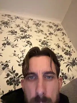 UKBig8incha webcam show