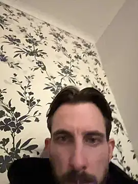 UKBig8incha Show Webcam