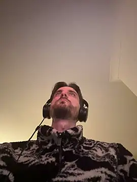 הופעת וובקאם של UKBig8incha