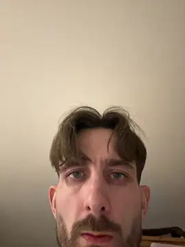 הופעת וובקאם של UKBig8incha