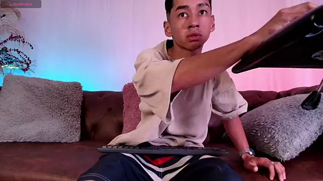 JhonnyDicker Webcam-Show