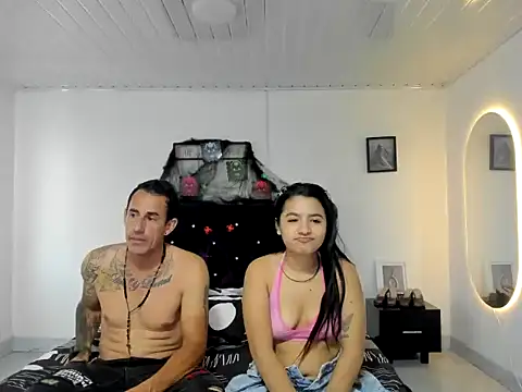 hot_little_addict's Webcam Show