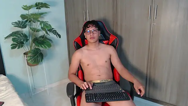 Mikertorres' Webcam Show