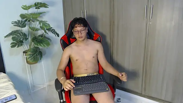 Webkamerová show Mikertorres
