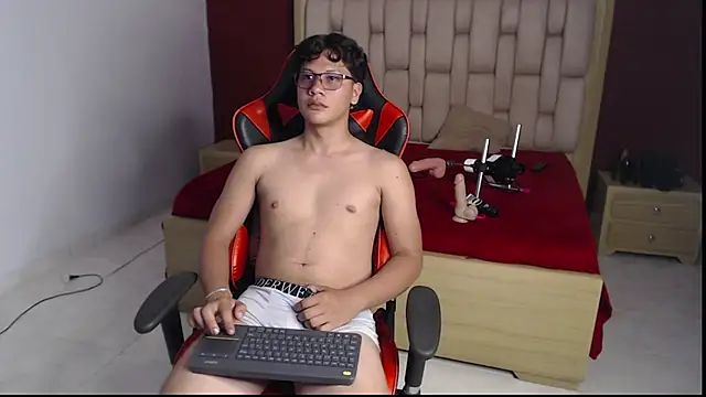 Mikertorres: вебкам-шоу
