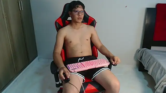 Mikertorres Show in webcam