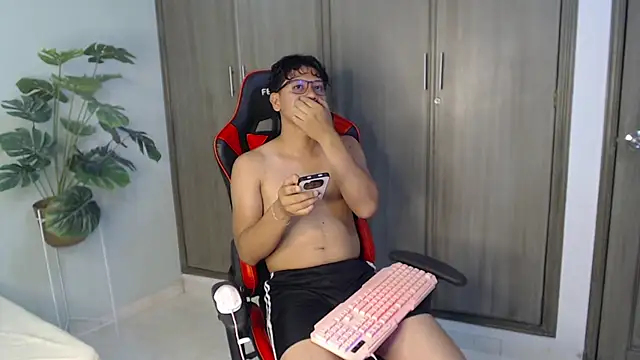 Mikertorres Show in webcam