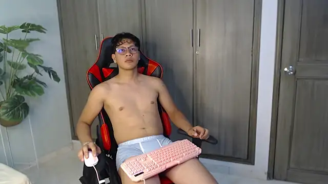 Mikertorres' Webcam Show
