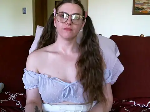 katie_kitten38's Live XXX Chat
