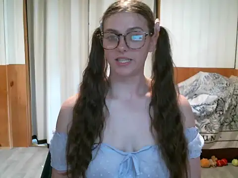 katie_kitten38's Webcam Show
