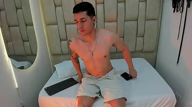 Show modela JEFF_OS na web-kameri