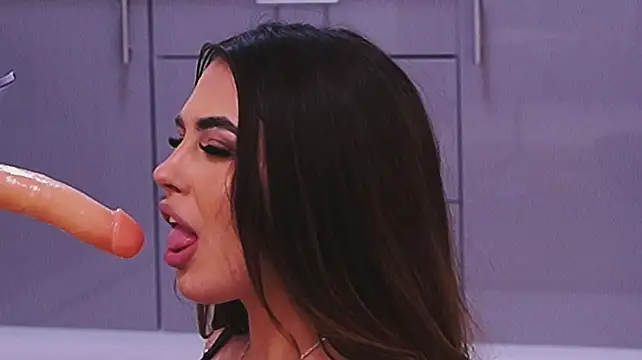 InesDelaRiva Webcam show