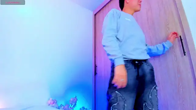 Show modela lu_blake_ na web-kameri