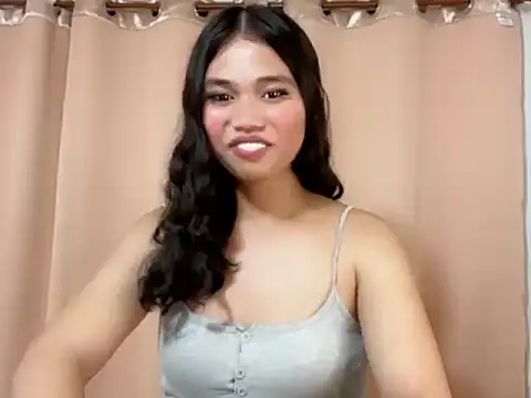 ur_sweetsambabe Show in webcam