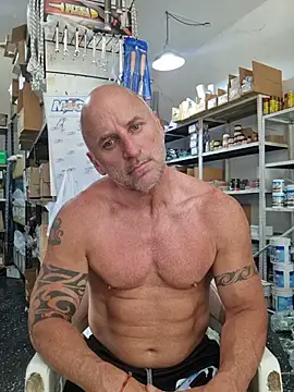 Show modela Senor_martin na web-kameri