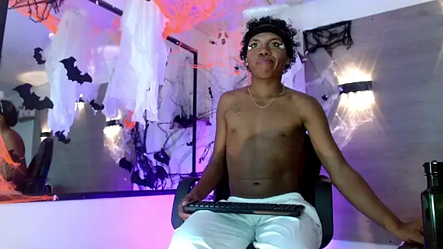 TonnySubmissive Webcam Show