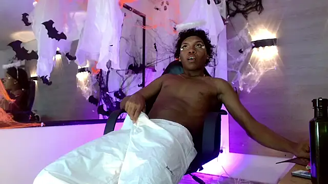 Show modela TonnySubmissive na web-kameri
