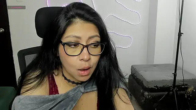 Show modela valentinaSexGoddess na web-kameri
