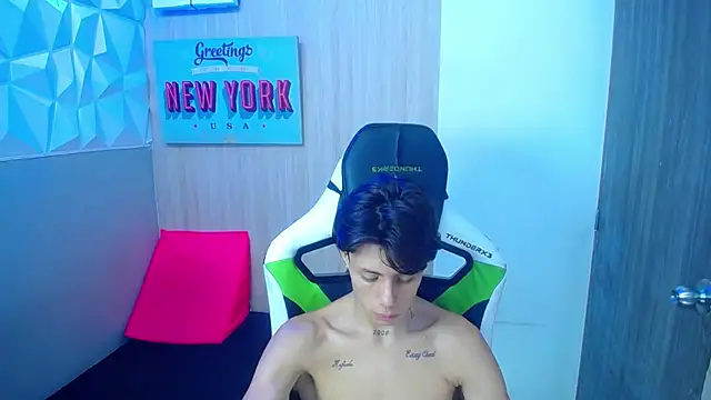 hot_atheltee Webcam-Show