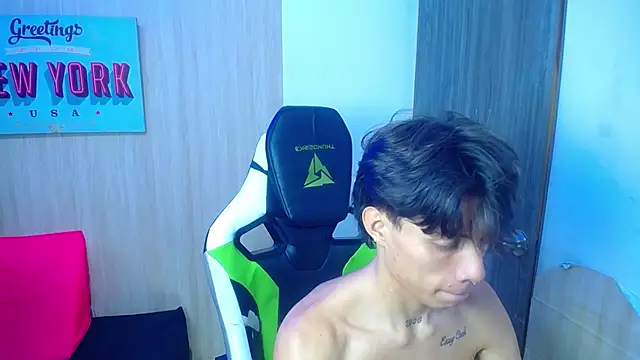 hot_atheltee webcam show