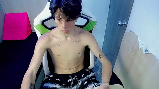 hot_atheltee webcam show