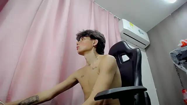 Webkamerová show hot_atheltee