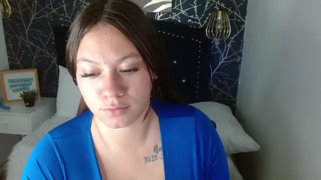 Sophiia_tk Show in webcam