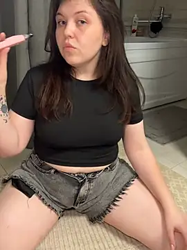 Chatroom XXX en direct de WhoIsKira_