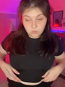 WhoIsKira_ Webcamshow