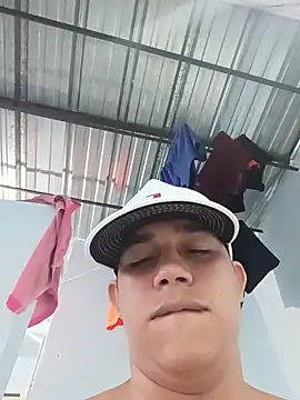 Show modela Spit_kingpig na web-kameri