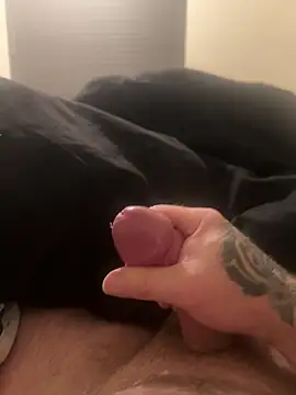 Show modela wetstickycock na web-kameri