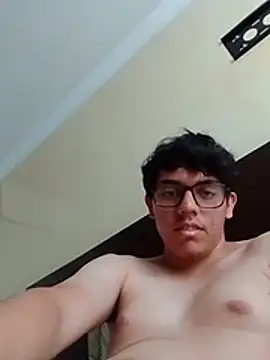 Show modela Opamama21 na web-kameri
