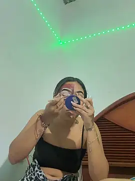 roxyee_ Adlı Modelin Canlı XXX Sohbeti
