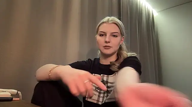 VenitaSarracino's Live XXX Chat