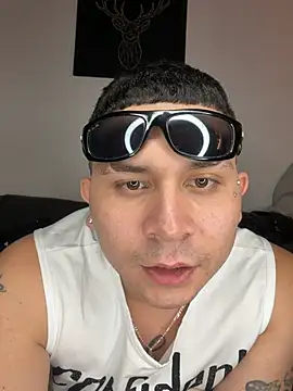 Show de Lucifersex69 na webcam