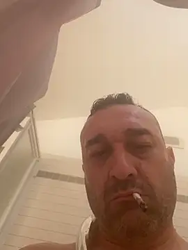 bisugardaddyboy webcam show