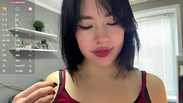 LilaBorella Show in webcam