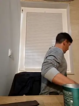 LAULOVE00 Webcam show