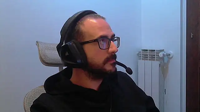 Show modela aimMike na web-kameri