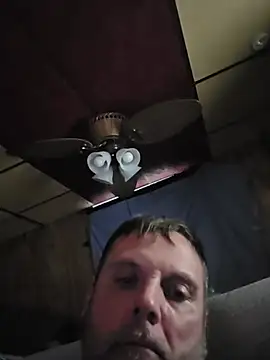 MichaelTyler Show in webcam