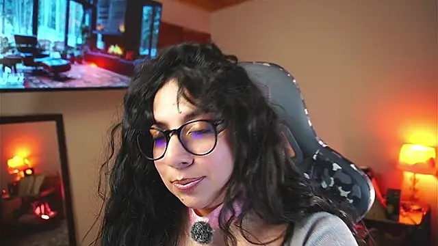 coraline_latin: διαδικτυακό σόου στην κάμερα