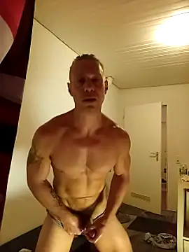 AthleticWomenizer2 webcam show