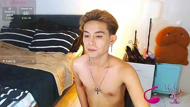 WildestTwink élő XXX-chatje